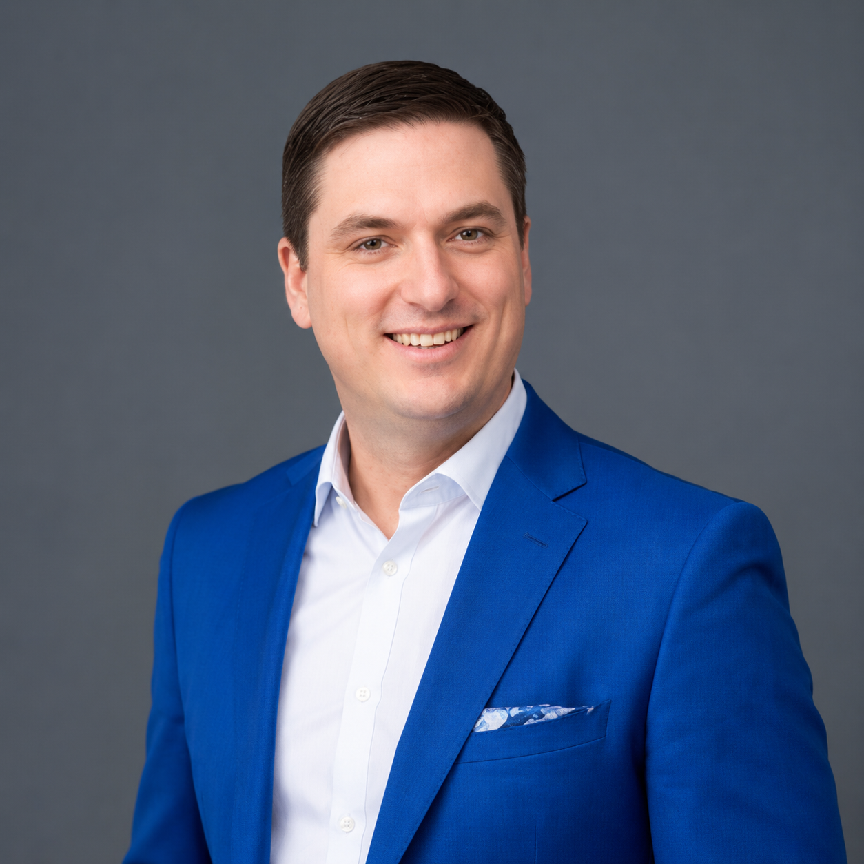 Trevor Barwell, Tổng Giám đốc Điều hành Tập đoàn